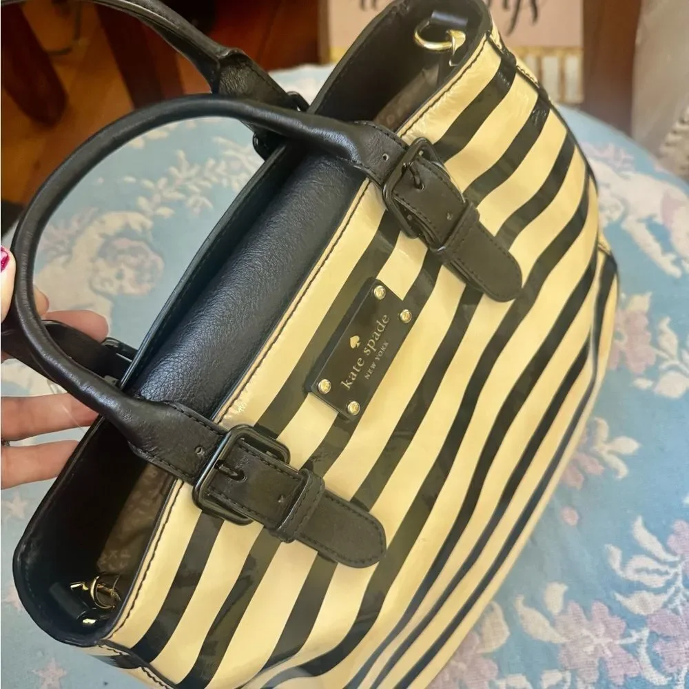 NEW! Kate Spade Chic Striped Handbag Blk & Cream